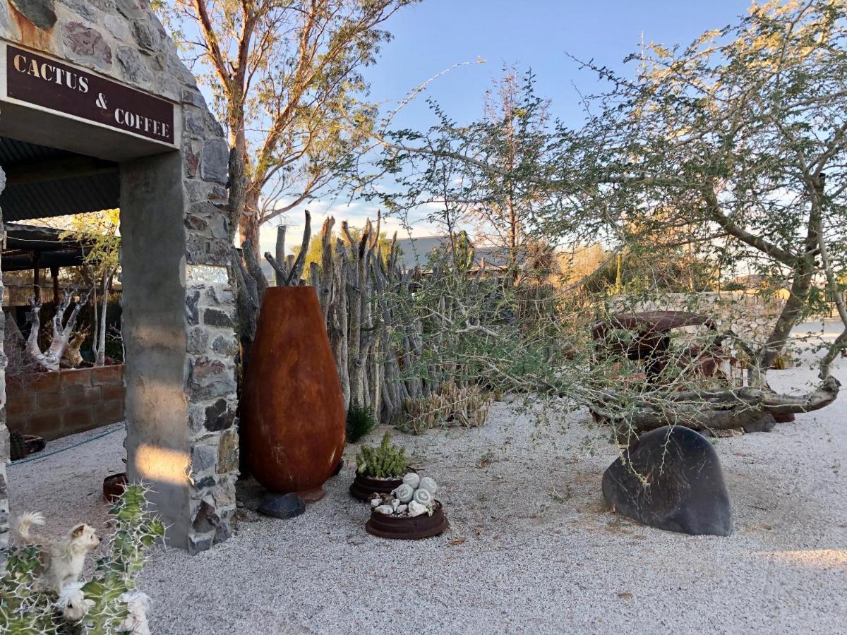 Daureb Isib Campsite And B&B Uis Dış mekan fotoğraf
