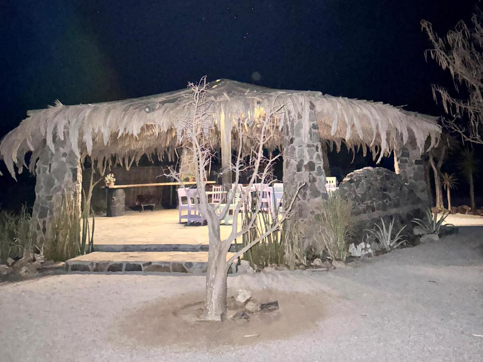 Daureb Isib Campsite And B&B Uis Dış mekan fotoğraf