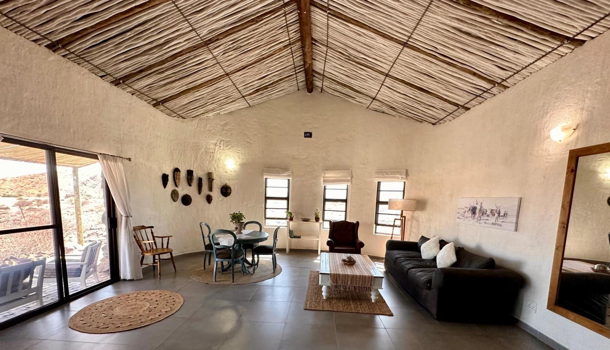 Daureb Isib Campsite And B&B Uis Dış mekan fotoğraf