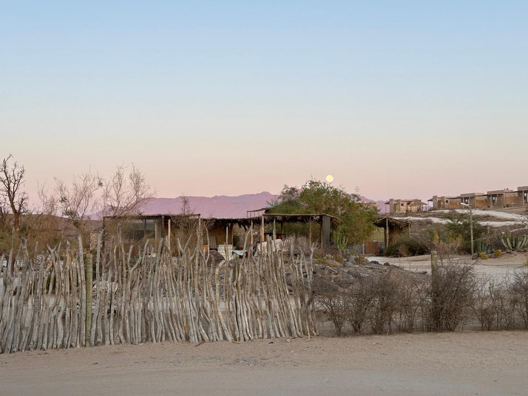 Daureb Isib Campsite And B&B Uis Dış mekan fotoğraf