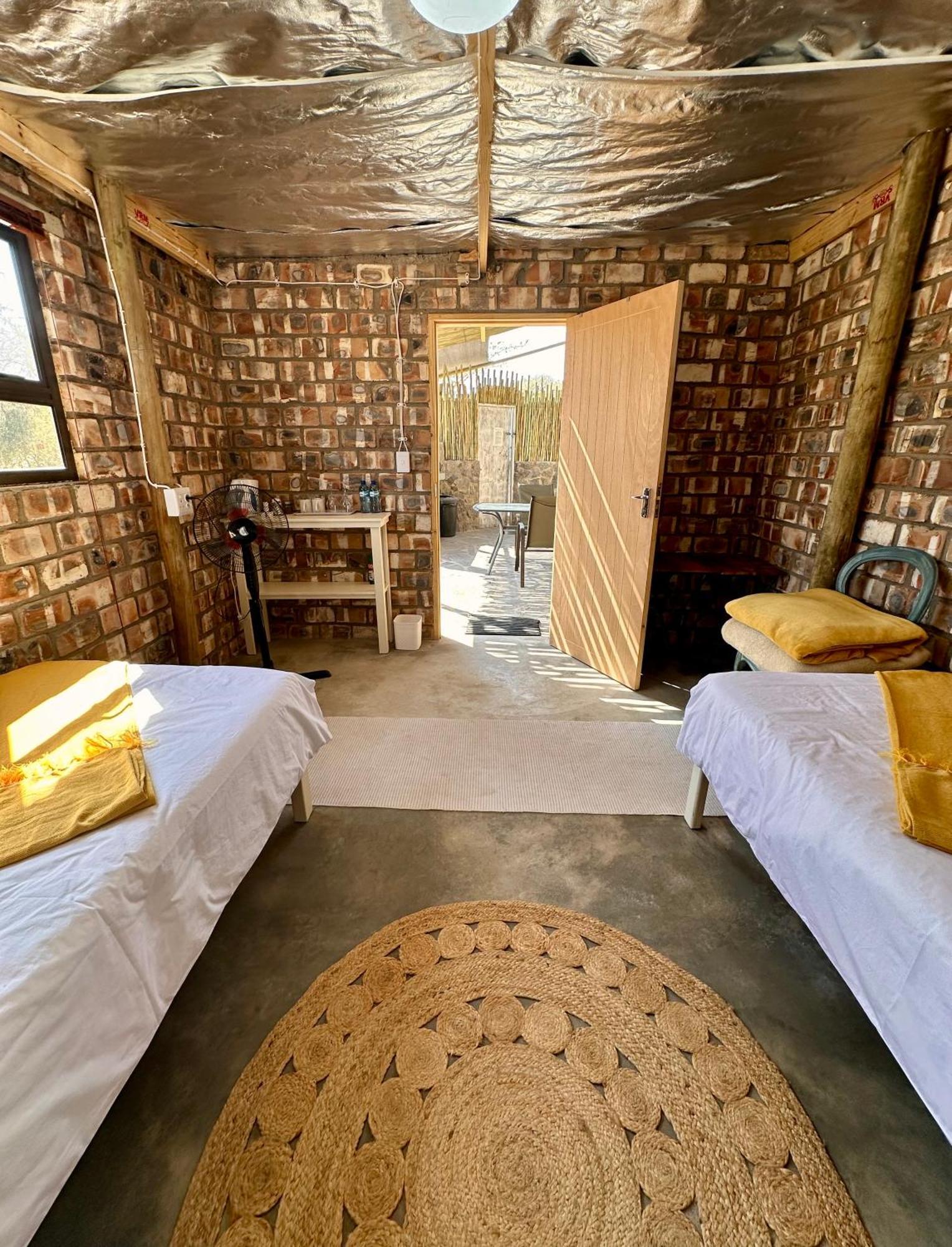Daureb Isib Campsite And B&B Uis Dış mekan fotoğraf