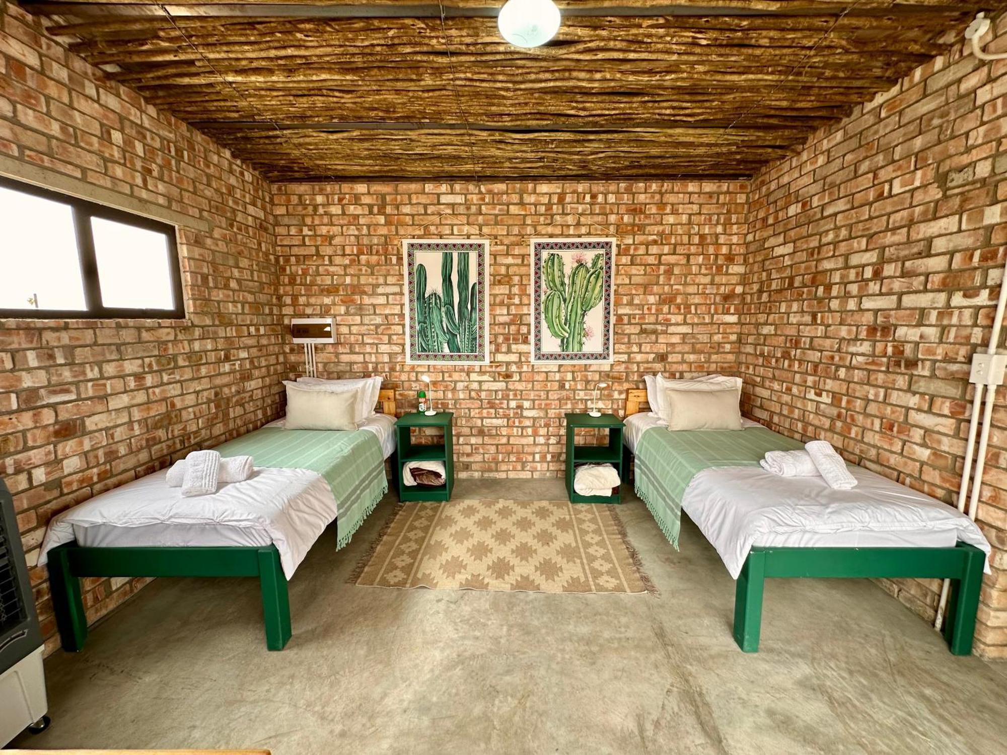 Daureb Isib Campsite And B&B Uis Dış mekan fotoğraf