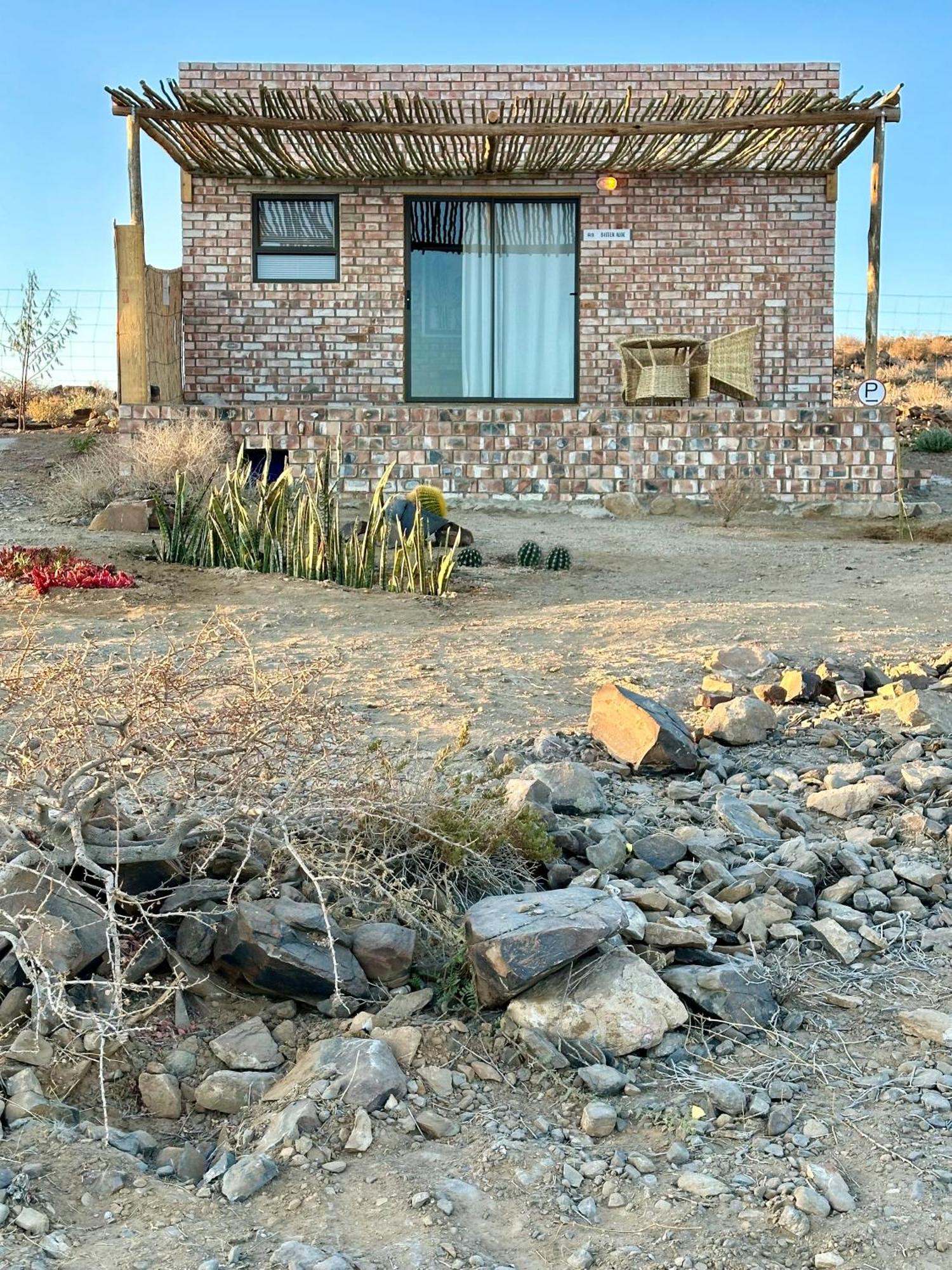 Daureb Isib Campsite And B&B Uis Dış mekan fotoğraf