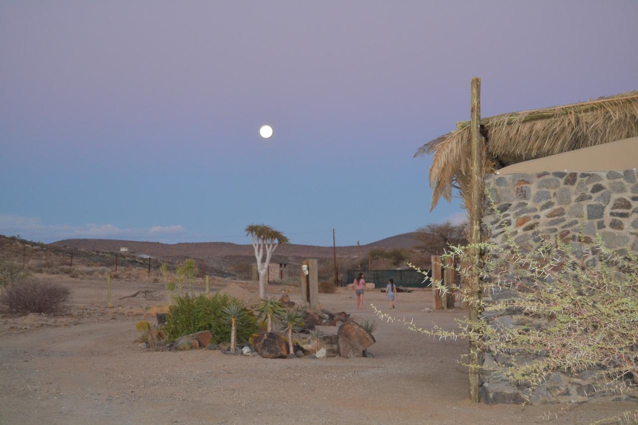Daureb Isib Campsite And B&B Uis Dış mekan fotoğraf