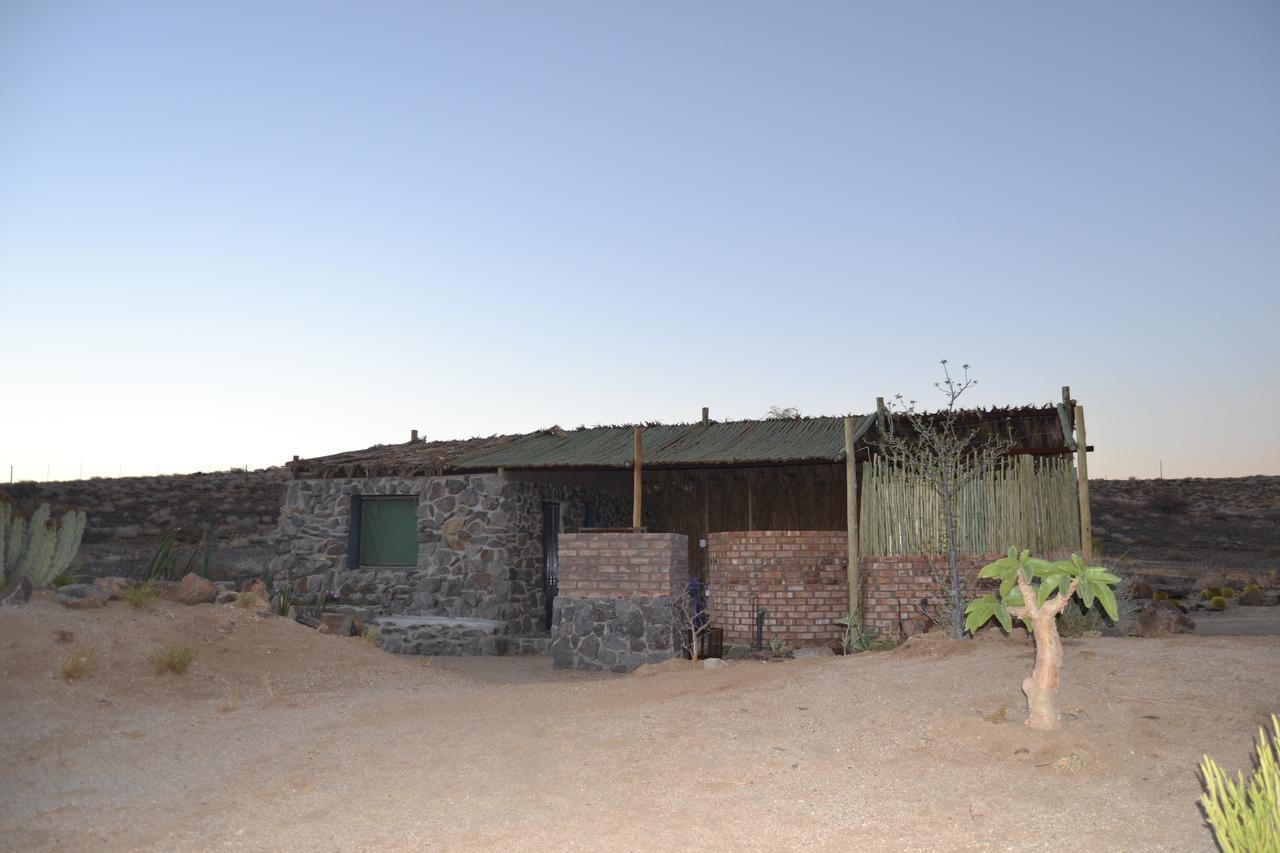 Daureb Isib Campsite And B&B Uis Dış mekan fotoğraf